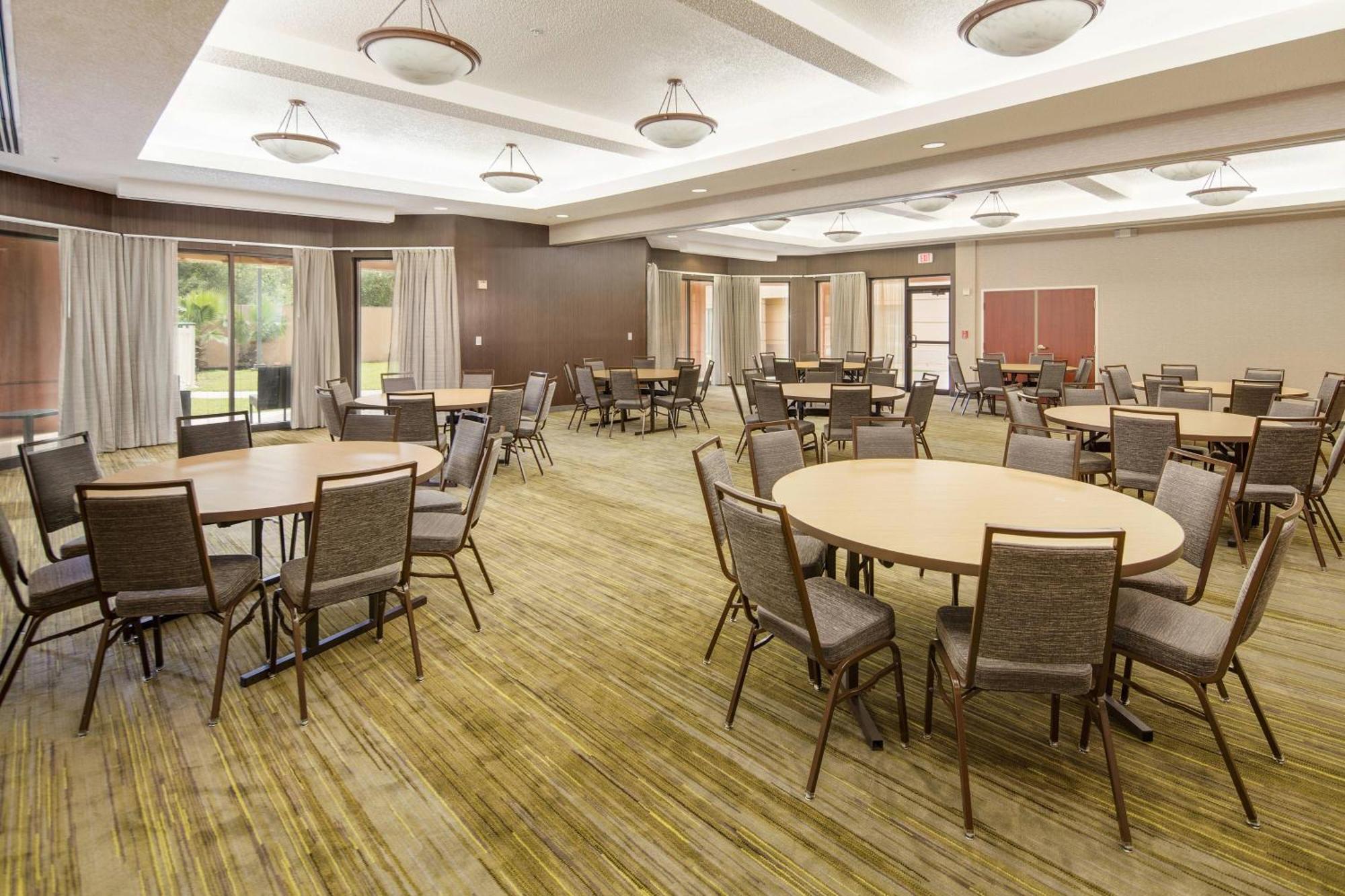 Courtyard By Marriott Bryan College Station Hotel Ngoại thất bức ảnh