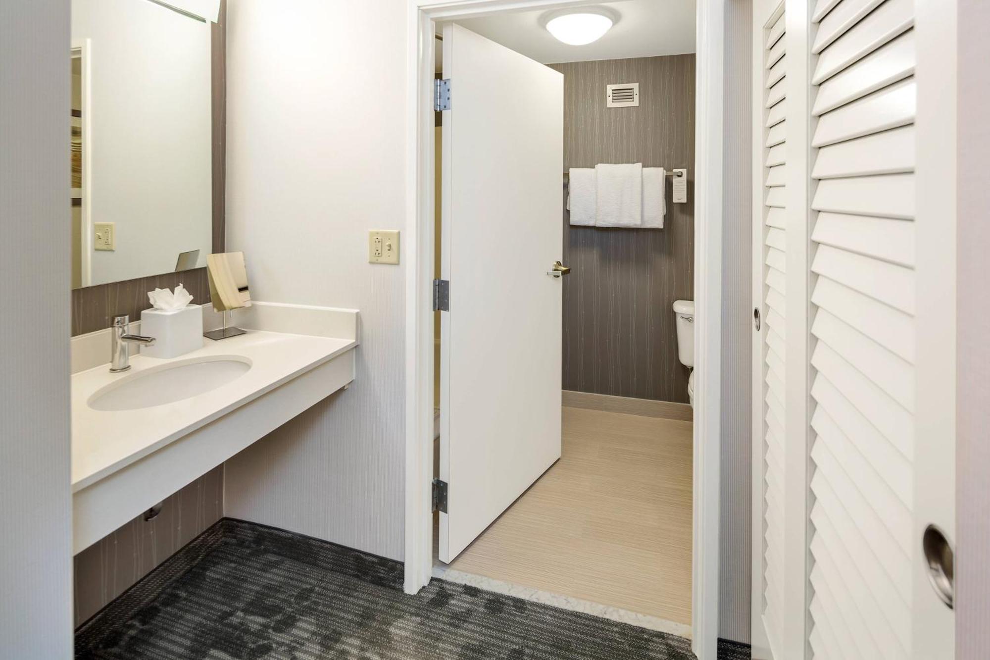 Courtyard By Marriott Bryan College Station Hotel Ngoại thất bức ảnh