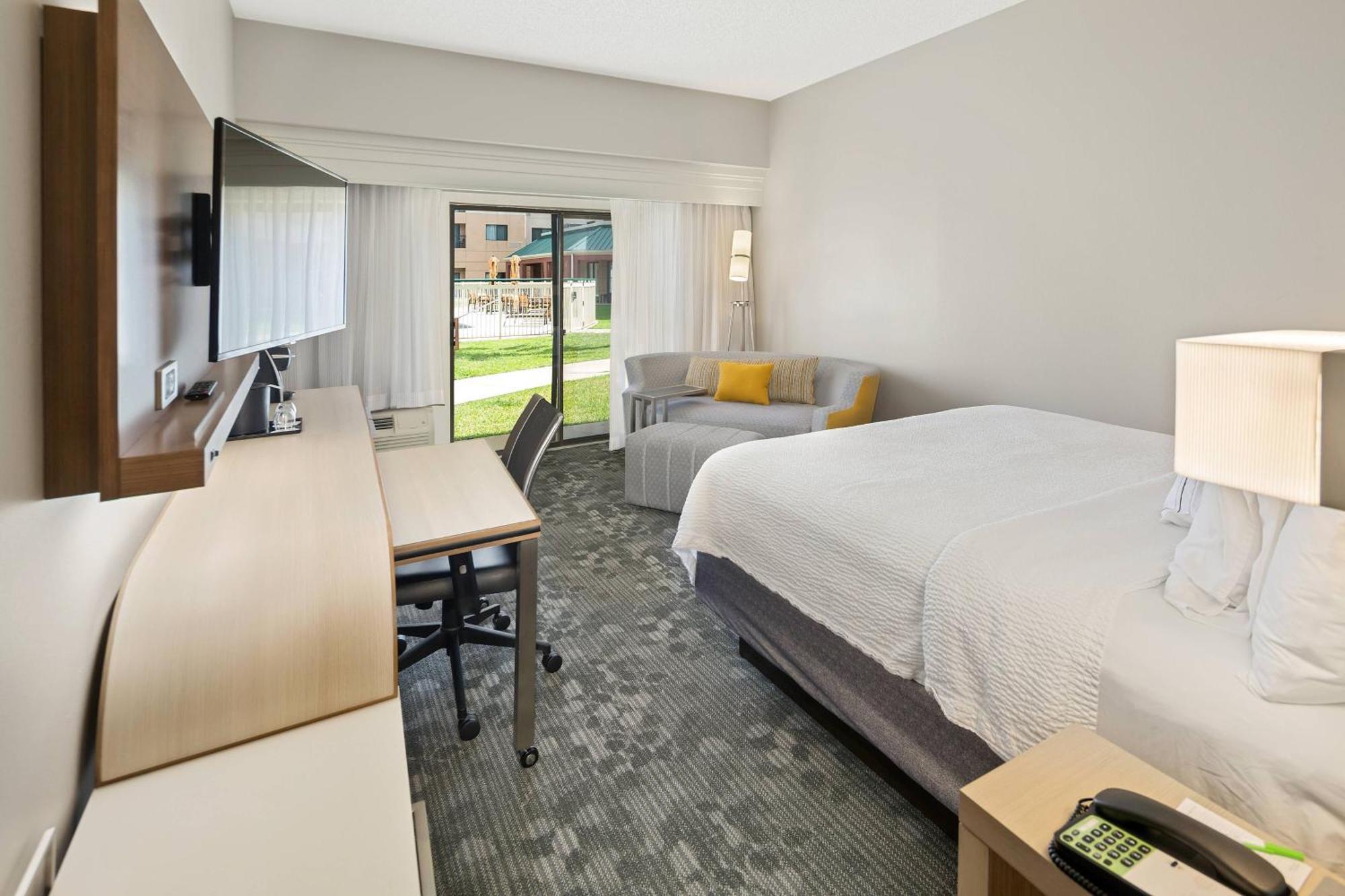 Courtyard By Marriott Bryan College Station Hotel Ngoại thất bức ảnh