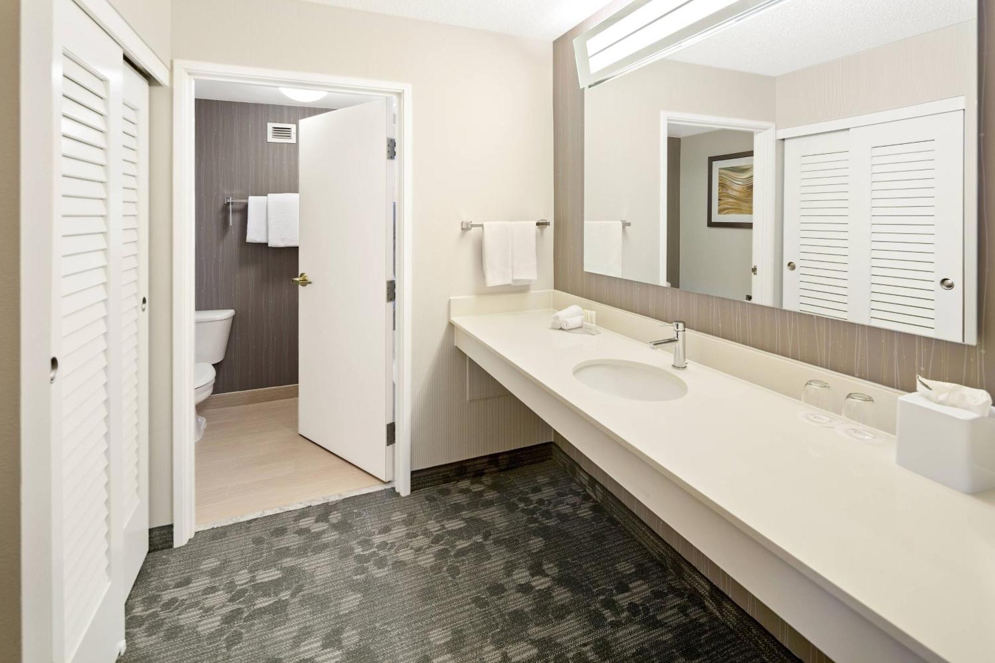 Courtyard By Marriott Bryan College Station Hotel Ngoại thất bức ảnh